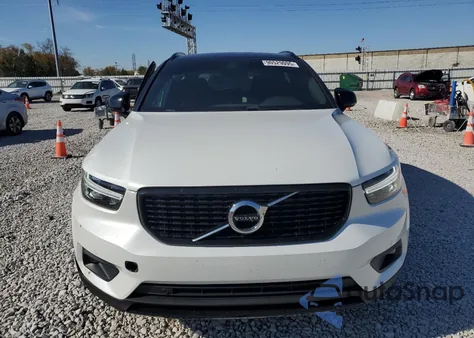 2020 Volvo Xc40 T5 R-Design из США, поврежденный, VIN YV4162UM7L2183690